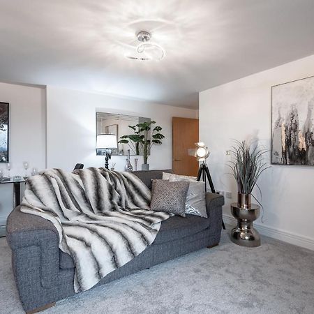 Luxurious River View Apartment With Terrace Worcester Eksteriør bilde
