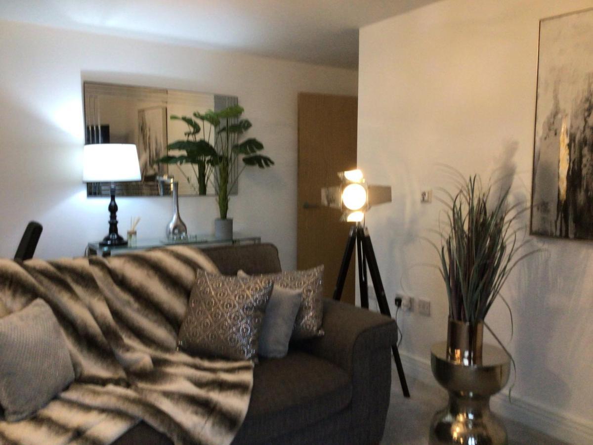 Luxurious River View Apartment With Terrace Worcester Eksteriør bilde