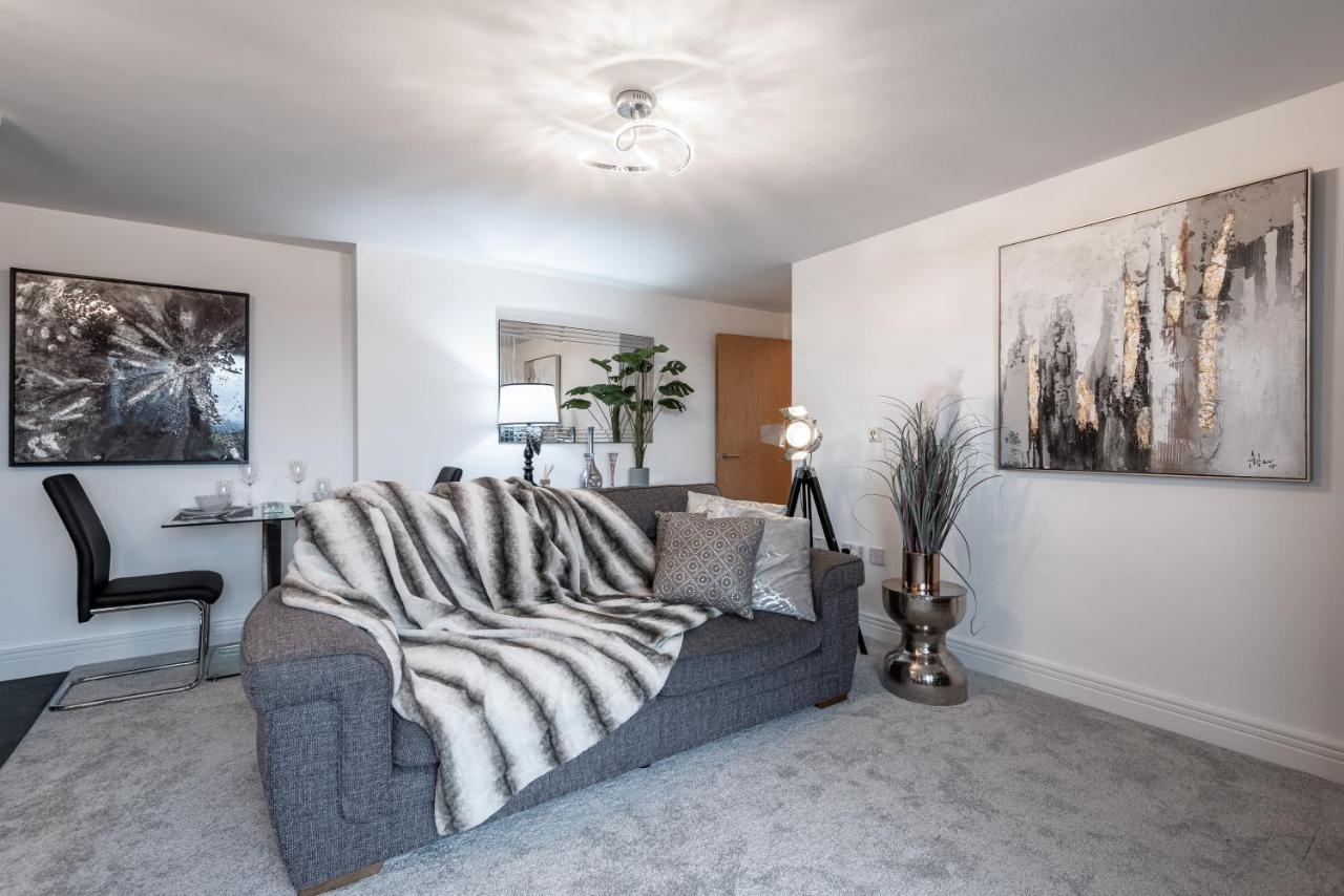 Luxurious River View Apartment With Terrace Worcester Eksteriør bilde