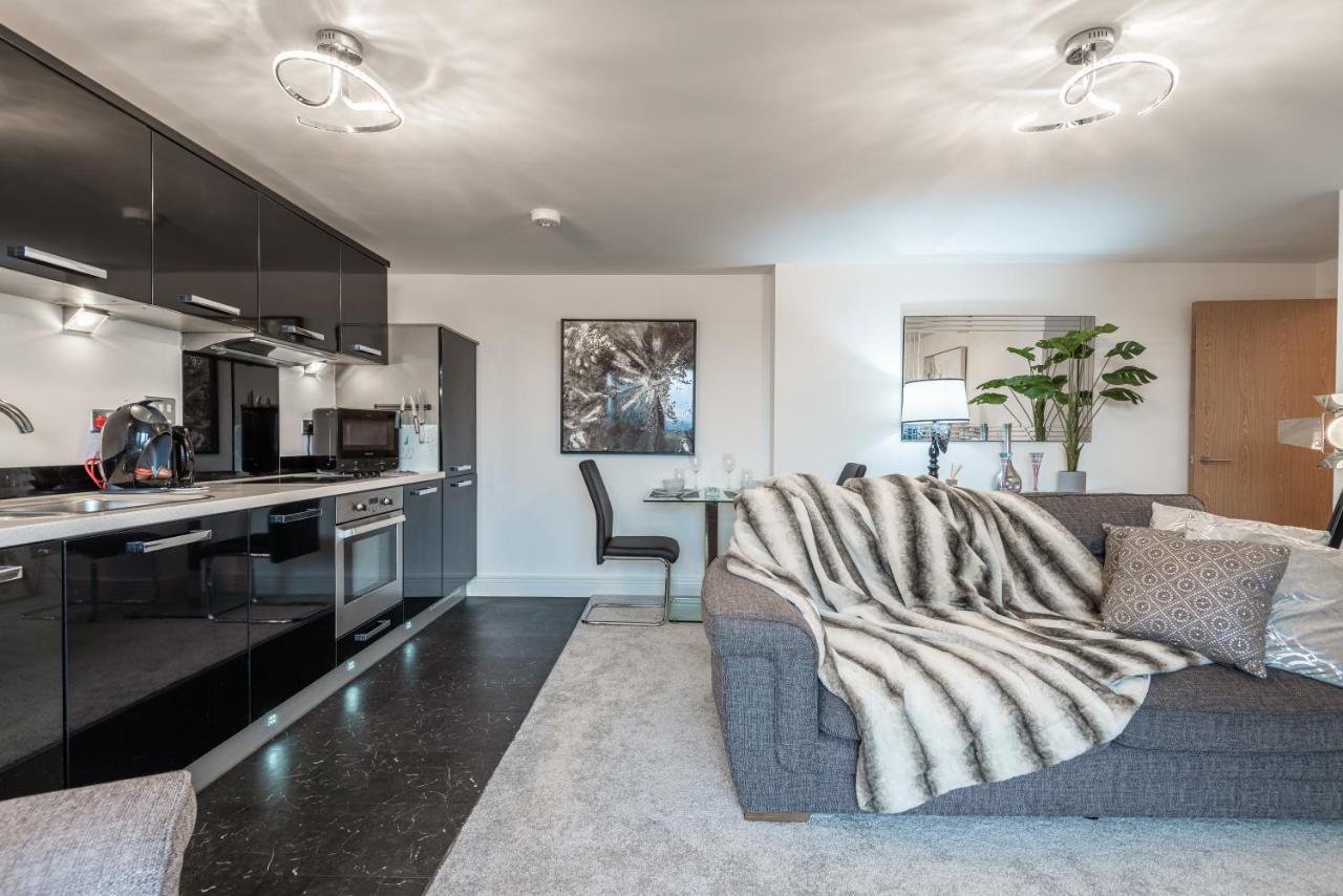 Luxurious River View Apartment With Terrace Worcester Eksteriør bilde