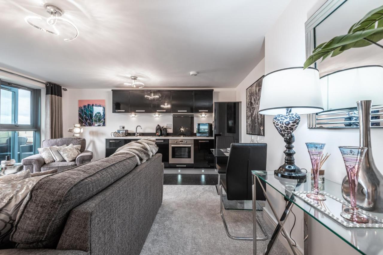 Luxurious River View Apartment With Terrace Worcester Eksteriør bilde