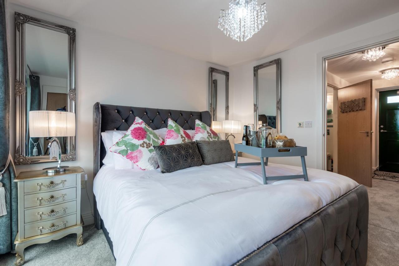 Luxurious River View Apartment With Terrace Worcester Eksteriør bilde