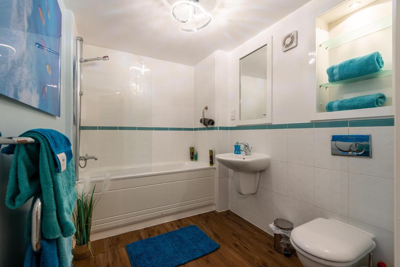 Luxurious River View Apartment With Terrace Worcester Eksteriør bilde